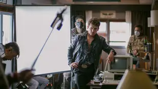 Jaime Lorente como Ángel Cristo