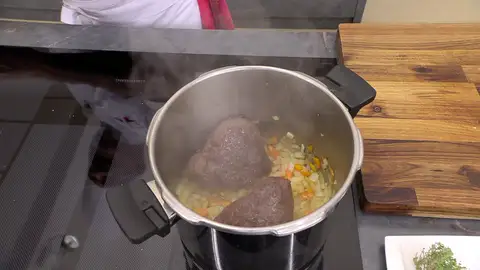 Cierra la olla y guisa las carrilleras Cierra la olla y guisa las carrilleras