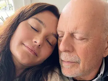 Bruce Willis y su mujer Emma Heming Bruce Willis y su mujer Emma Heming