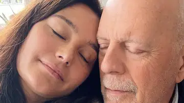 Bruce Willis y su mujer Emma Heming Bruce Willis y su mujer Emma Heming