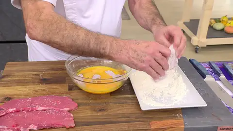 Pásalos por harina y huevo batido Pásalos por harina y huevo batido