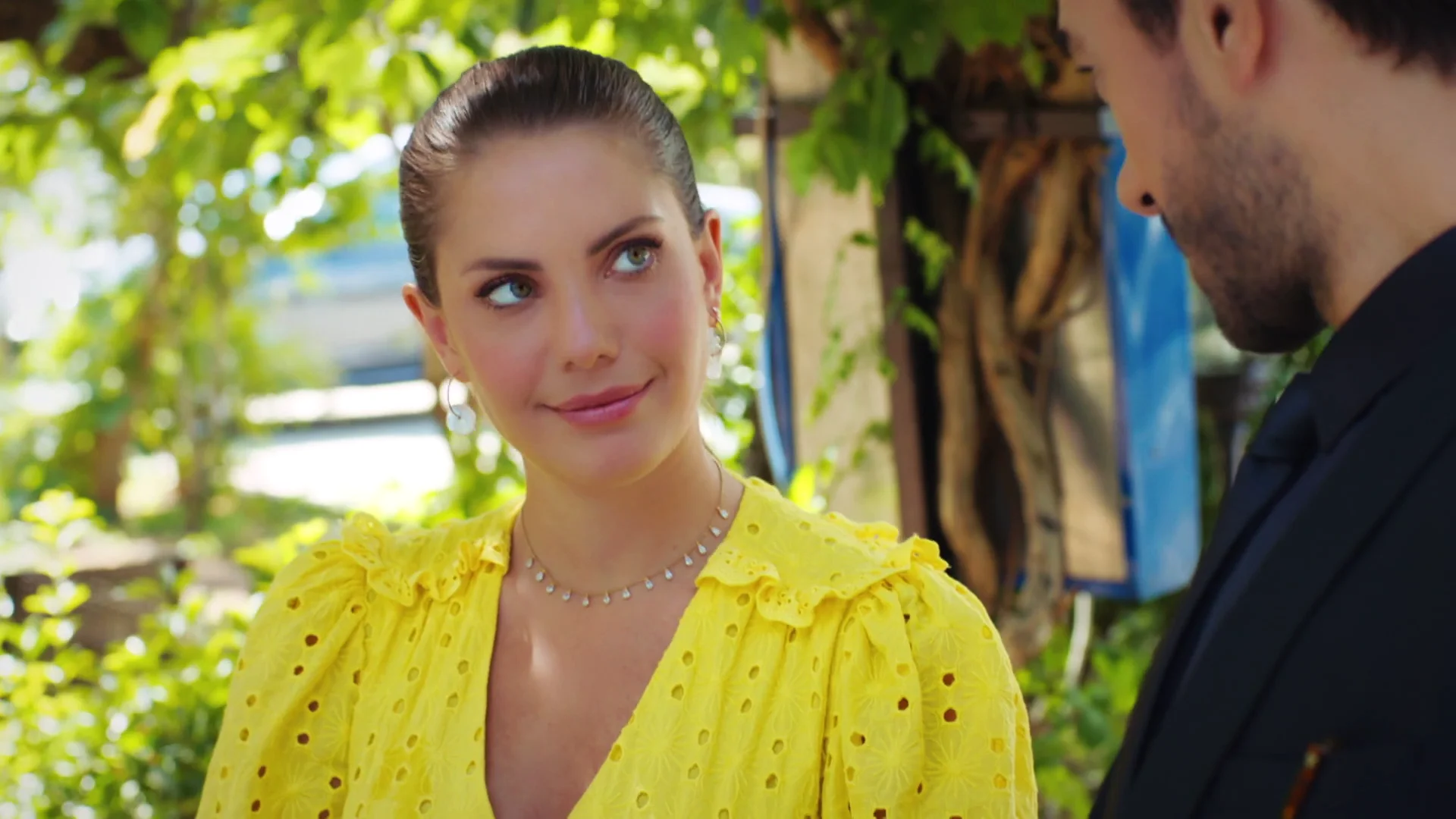 Kerim y Yildiz tienen su primera cita oficial: &iexcl;Van a comer a un restaurante al aire libre! 