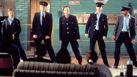 Escena de Full Monty, con Robert Carlyle y Tom Wilkinson Escena de Full Monty, con Robert Carlyle y Tom Wilkinson