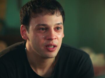 Ogulcan llorando