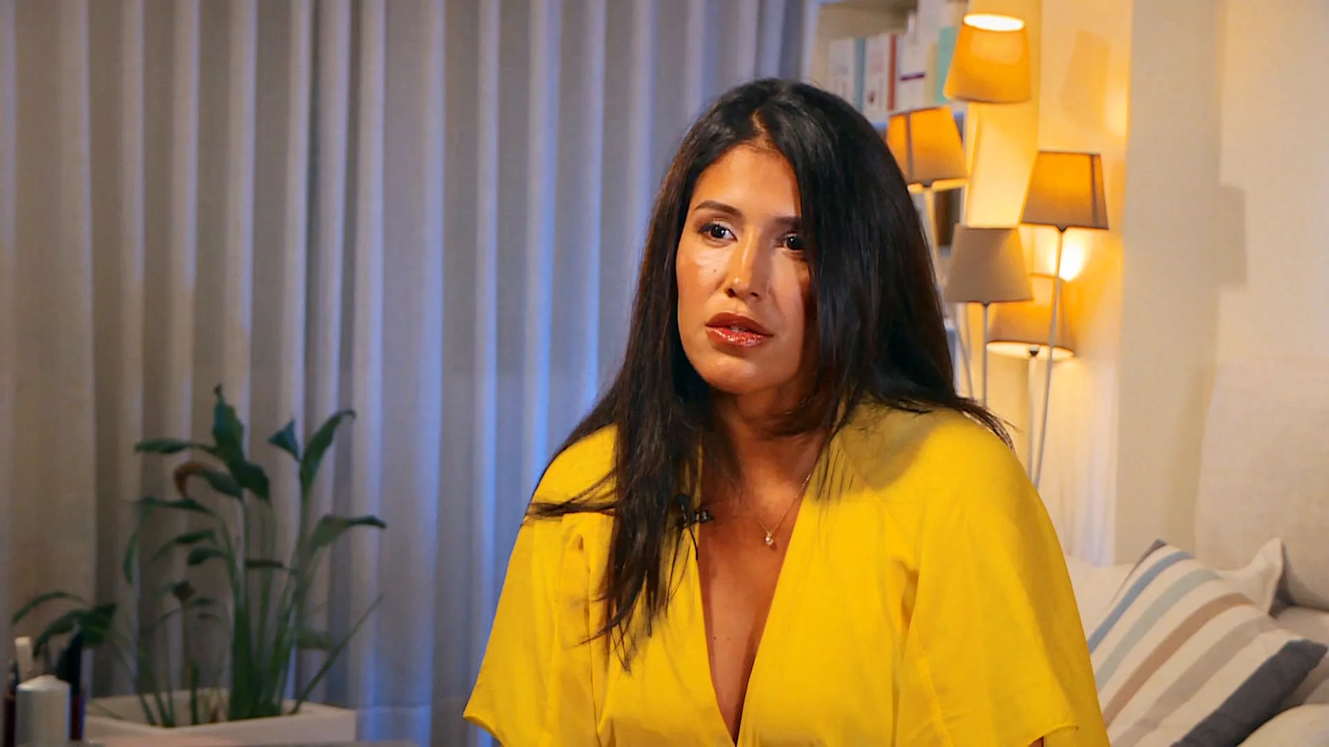 Hablamos con Gabriela Guillén tras ser increpada por la calle: "No me avergüenzo de nada" Hablamos con Gabriela Guillén tras ser increpada por la calle: "No me avergüenzo de nada"