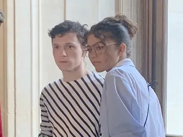 Tom Holland y Zendaya en el Louvre en París Tom Holland y Zendaya en el Louvre en París
