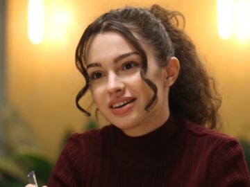 &iexcl;Una aut&eacute;ntica bailarina!: Su Burcu Yazgi revoluciona las redes demostrando lo bien que se le da una de sus grandes aficiones&hellip; &iexcl;el ballet!