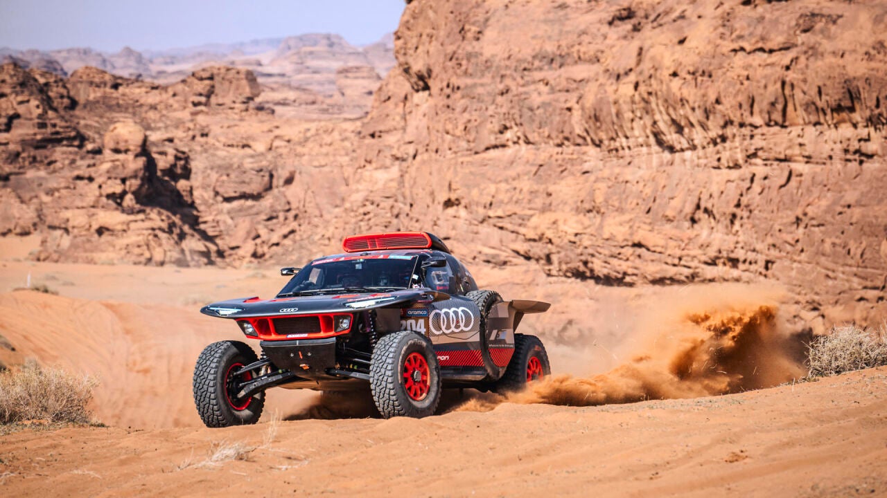 Carlos Sainz exhibits with Audi in the first stage of the 2024 Dakar