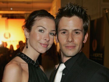 El actor Christian Oliver junto a su mujer
