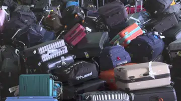 Maletas acumuladas en los aeropuertos