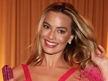 Margot Robbie en los Globos de Oro 2024, nominada por Barbie Margot Robbie en los Globos de Oro 2024, nominada por Barbie