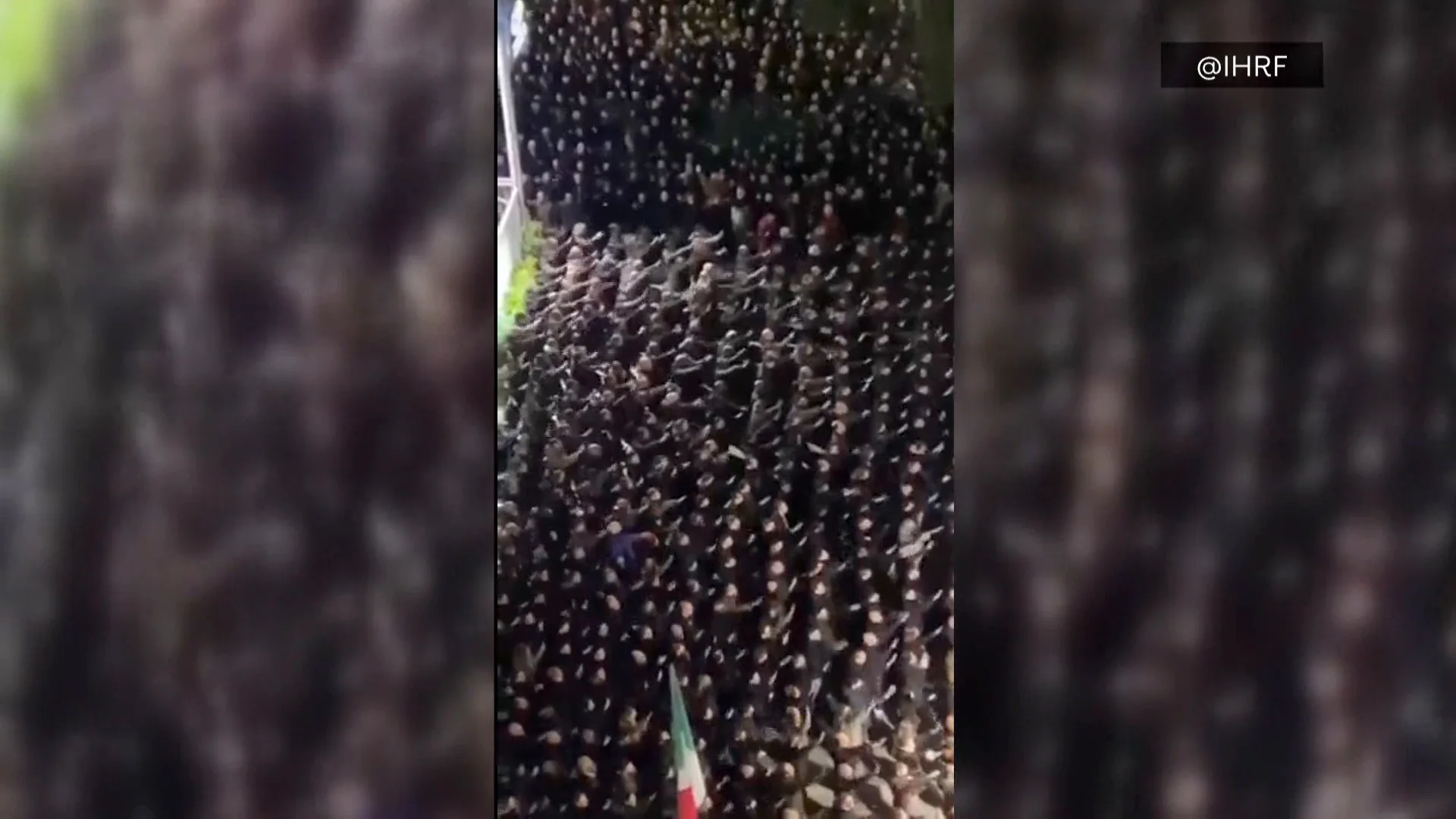 Miles de personas realizan el saludo fascista en Roma Miles de personas realizan el saludo fascista en Roma
