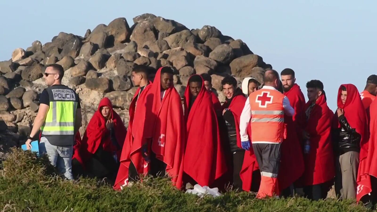 El Gobierno avanza en la modificación de la ley para el reparto de menores migrantes en Canarias