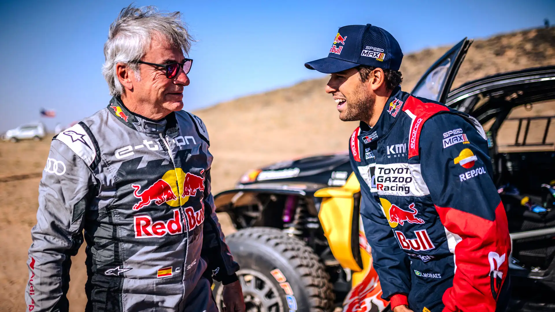 Carlos Sainz, sonriente junto a Lucas Moraes Carlos Sainz, sonriente junto a Lucas Moraes