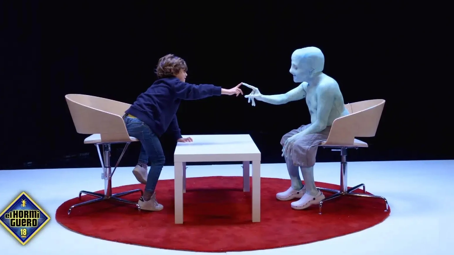 Experimento sociológico: así reaccionan los niños... ¡al encontrarse con un extraterrestre! Experimento sociológico: así reaccionan los niños... ¡al encontrarse con un extraterrestre!