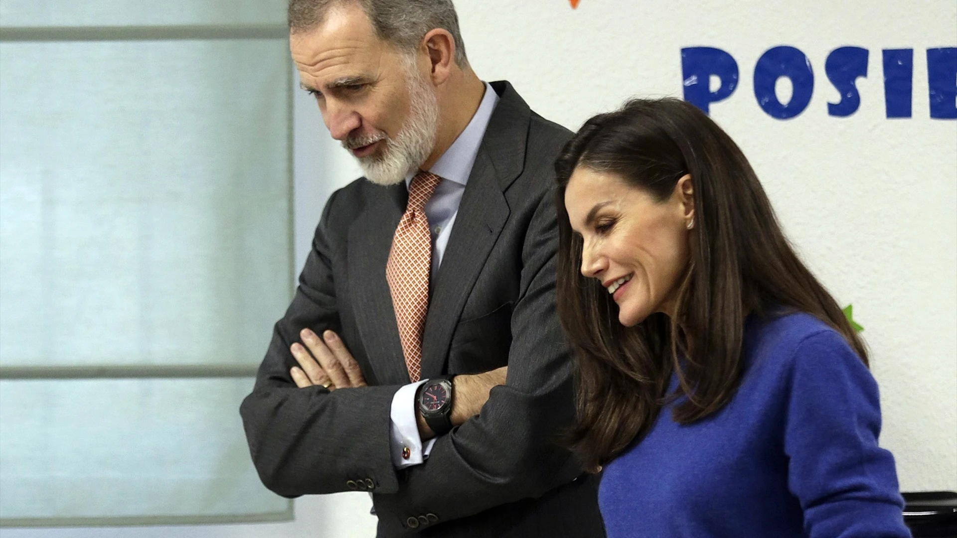El Rey Felipe VI y la Reina Letizia durante su visita al CEIP Gumersindo Azcárate El Rey Felipe VI y la Reina Letizia durante su visita al CEIP Gumersindo Azcárate