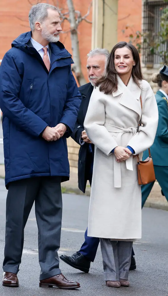 El abrigo blanco de la reina Letizia
