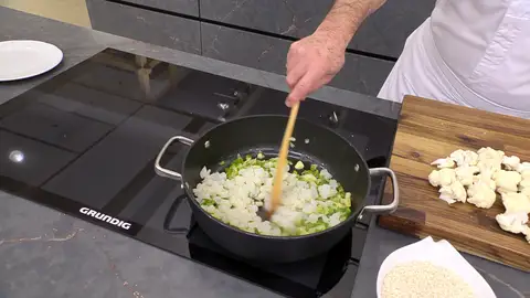 Sazona y rehoga las hortalizas Sazona y rehoga las hortalizas