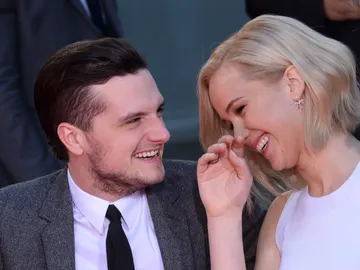 Josh Hutcherson y Jennifer Lawrence Josh Hutcherson y Jennifer Lawrence