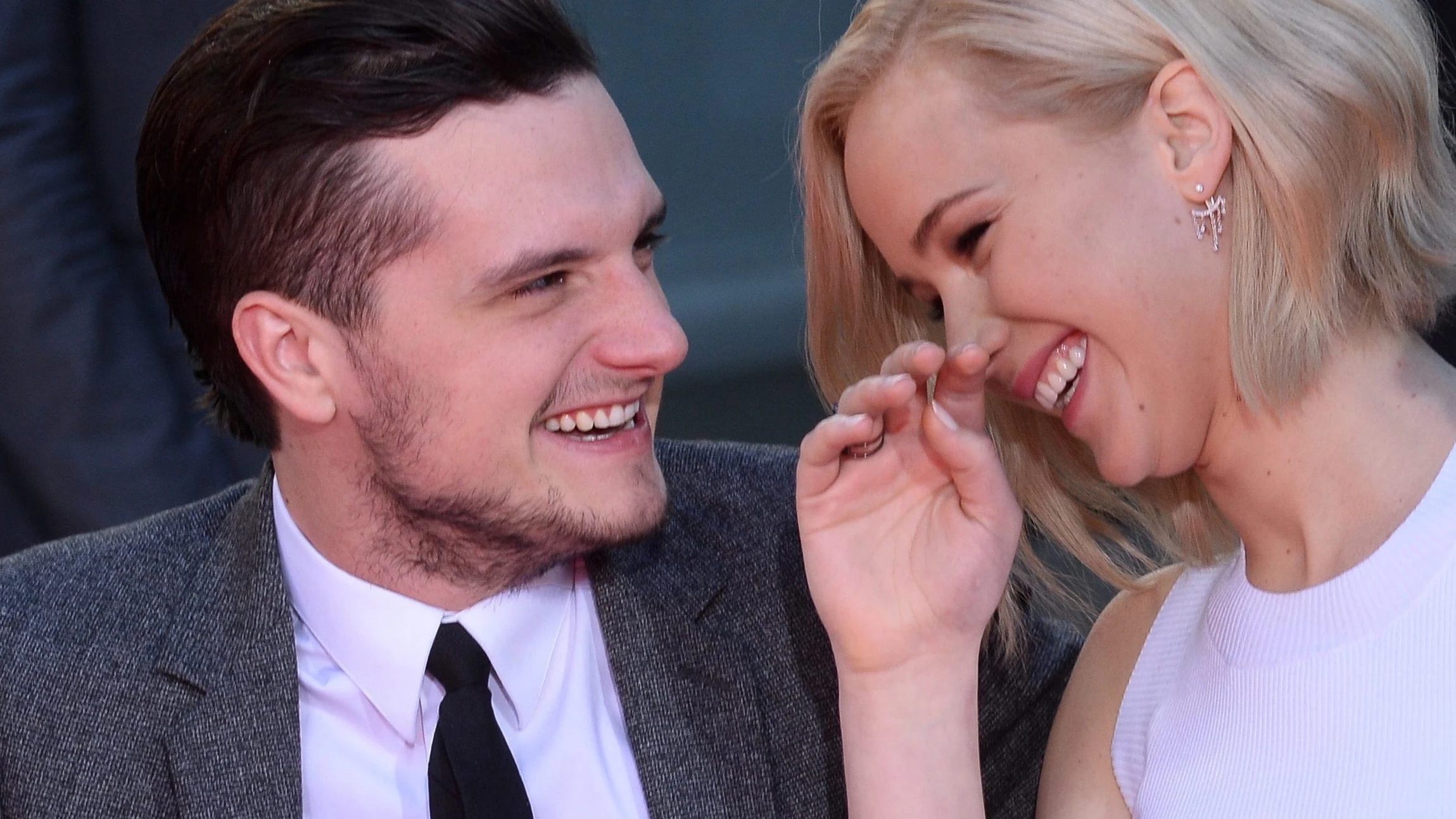 Josh Hutcherson y Jennifer Lawrence