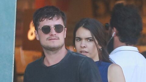 Josh Hutcherson y Claudia Traisac