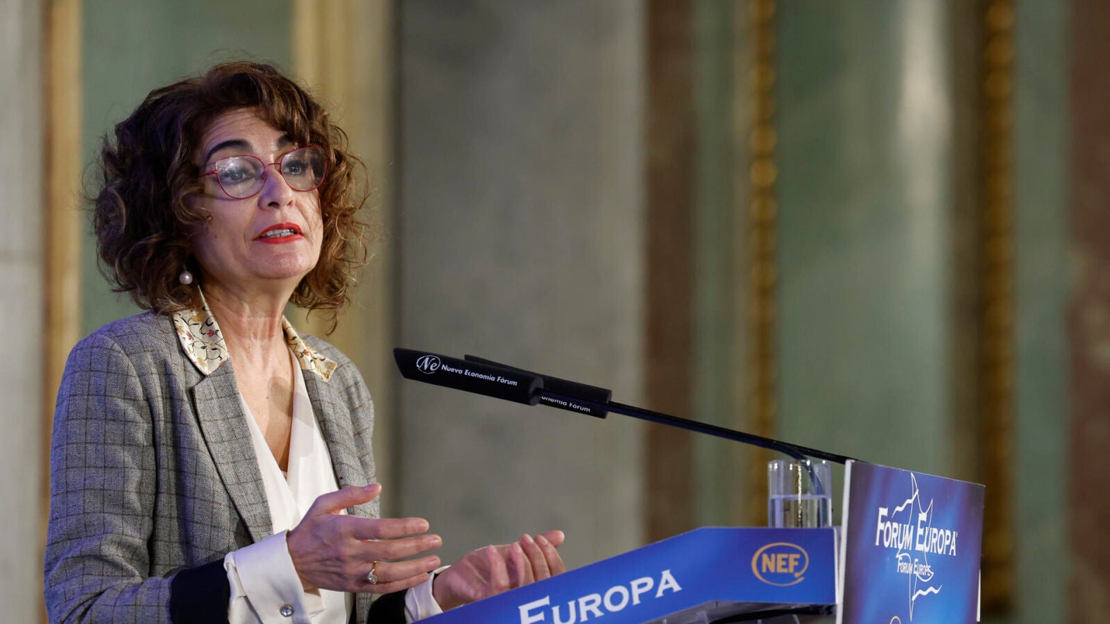 Montero matiza a Junts, el Gobierno no asumirá más del 30% de la subvención al transporte