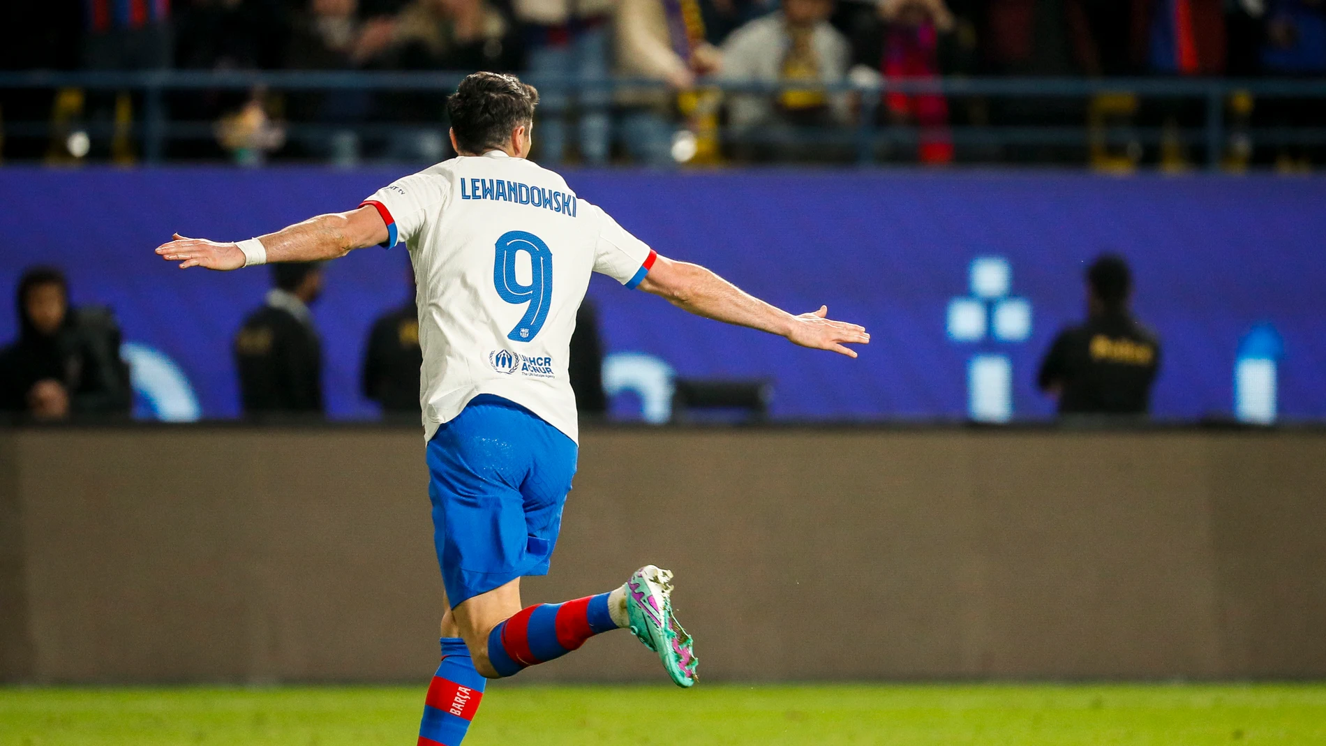 Robert Lewandowski celebra su gol ante Osasuna