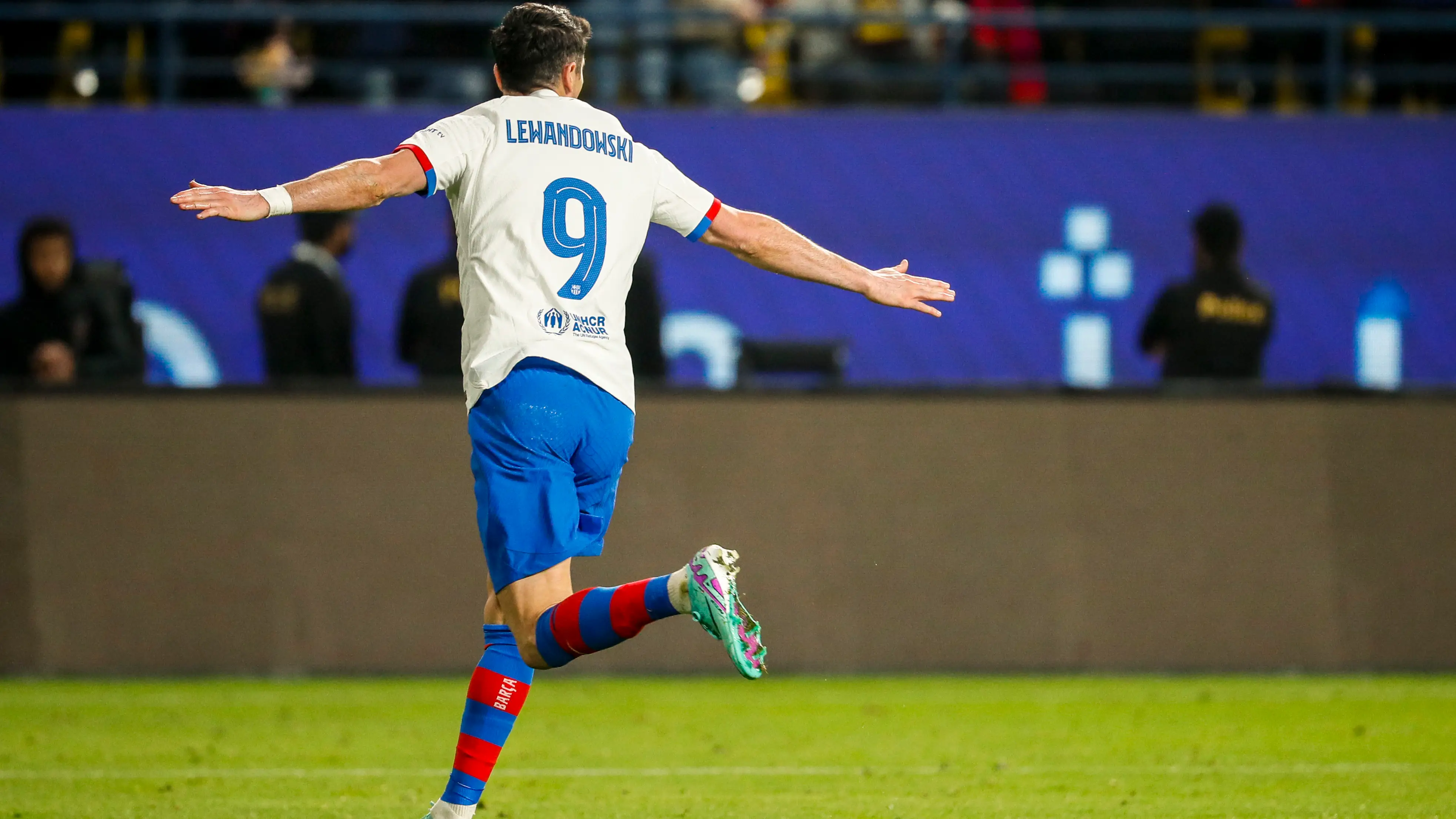 Robert Lewandowski celebra su gol ante Osasuna Robert Lewandowski celebra su gol ante Osasuna