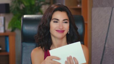 Şahika consigue que fotografíen juntos a Kerim y Yildiz... ¿Qué pretende hacer con las fotos? 