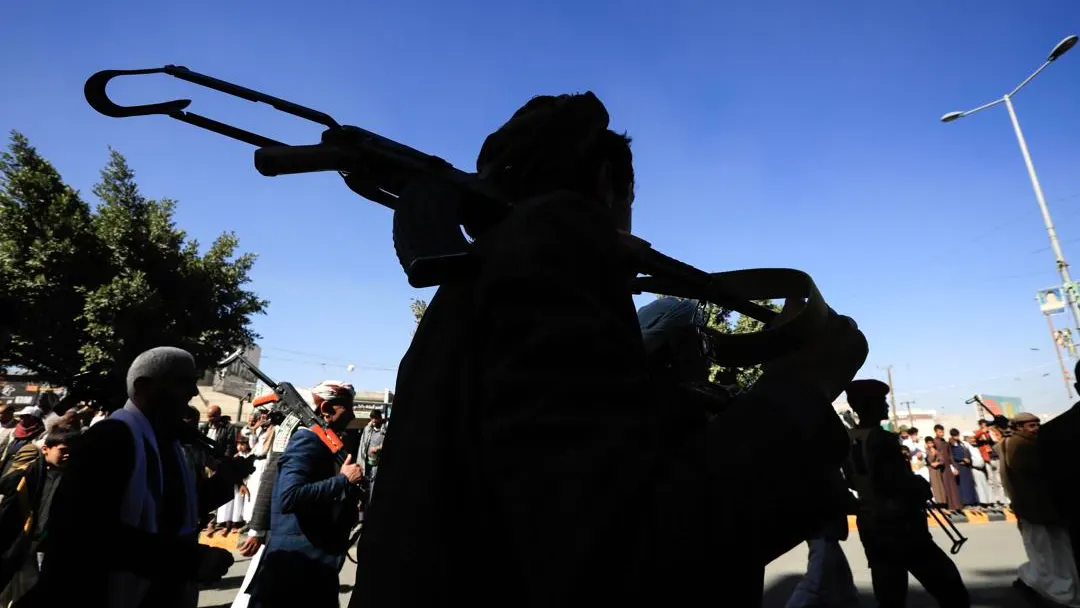 Miembro recién reclutado del ejército popular de los hutíes