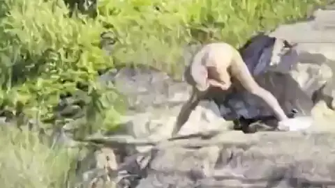 Un vecino de Ourense es pillado 'in fraganti' bañándose desnudo en As Burgas Un vecino de Ourense es pillado 'in fraganti' bañándose desnudo en As Burgas