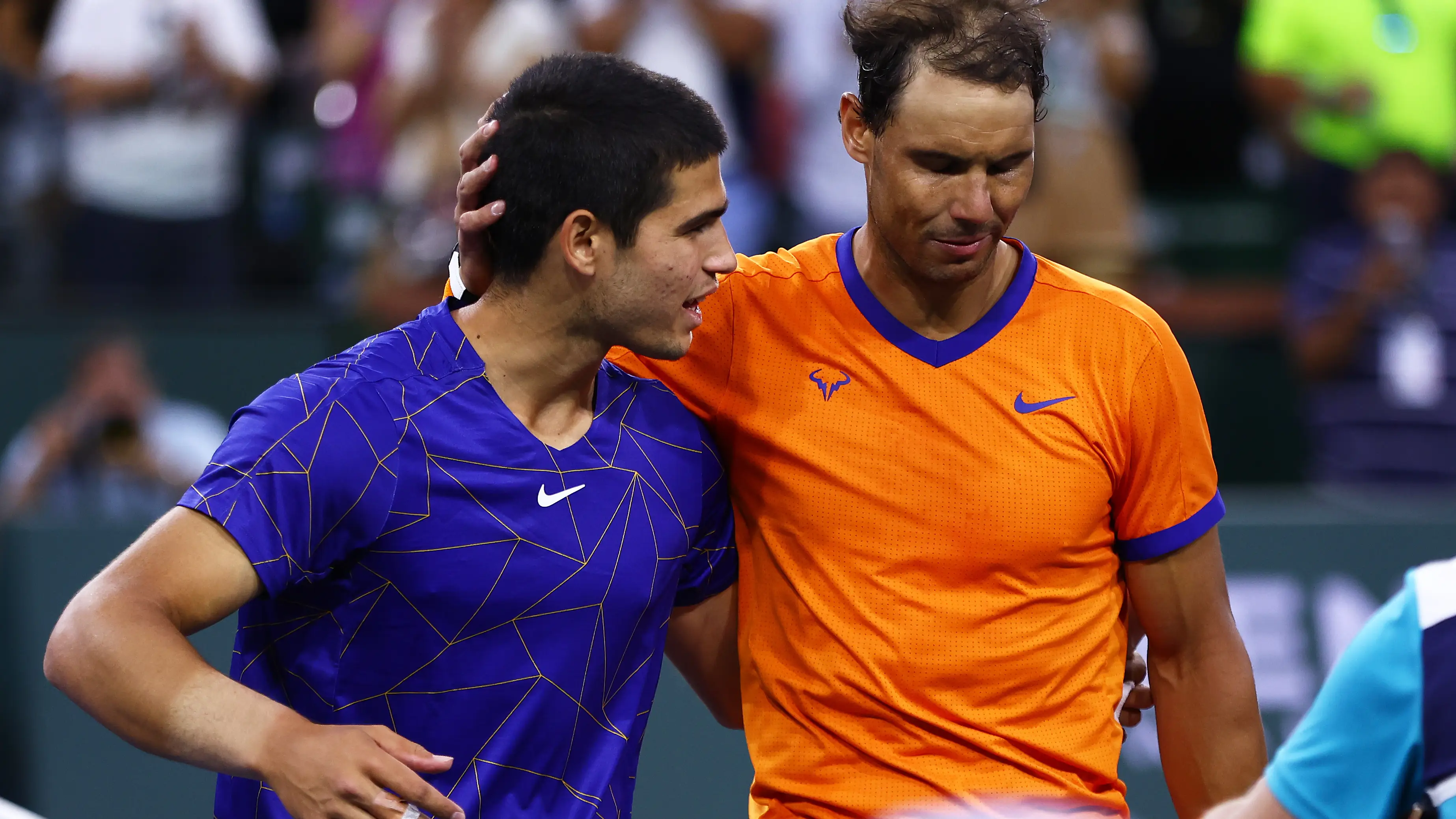 Rafa Nadal y Carlos Alcaraz tras su enfrentamiento en Indian Wells 2022 Rafa Nadal y Carlos Alcaraz tras su enfrentamiento en Indian Wells 2022
