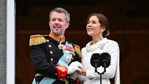 Los reyes Federico y Mary de Dinamarca en su coronación