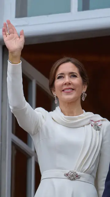 Mary de Dinamarca saludando desde el balcón Mary de Dinamarca saludando desde el balcón