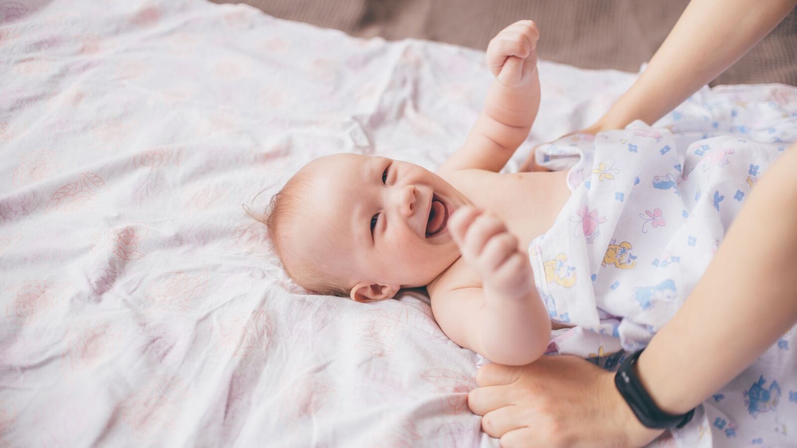 Bebés con frenillo sublingual: ¿Se debe cortar?