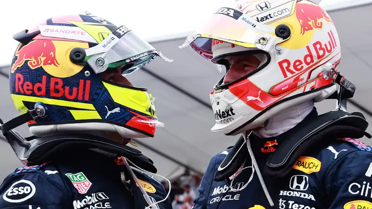 Max Verstappen y Checo P&eacute;rez, pilotos de Red Bull