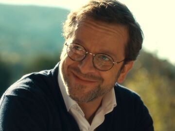 Jonathan Zacca&iuml; es Guillaume en Serial Lover 