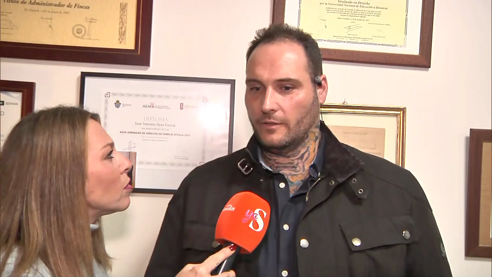 Francisco Javier, la mujer soldado que ha cambiado su género, pero no su aspecto: "Yo soy transgénero" Francisco Javier, la mujer soldado que ha cambiado su género, pero no su aspecto: "Yo soy transgénero"