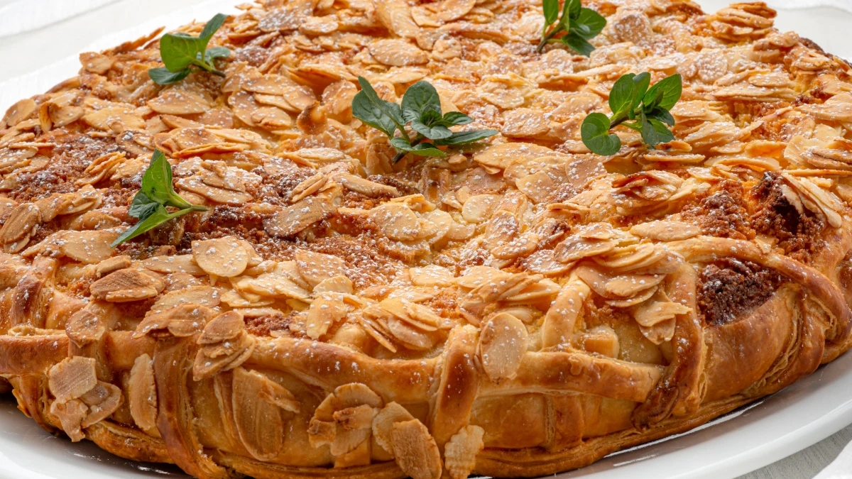 Postre casero y fácil de Eva Arguiñano: receta de la tarta frenchipán Postre casero y fácil de Eva Arguiñano: receta de la tarta frenchipán
