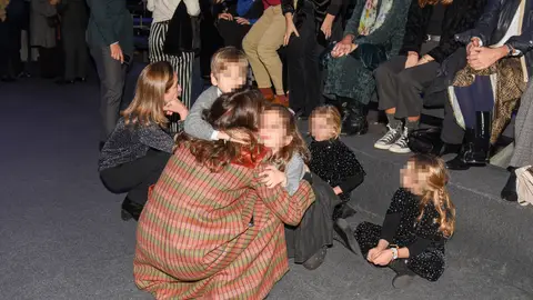 Tana Rivera se abraza con sus hermanos en SIMOF 2024 Tana Rivera se abraza con sus hermanos en SIMOF 2024