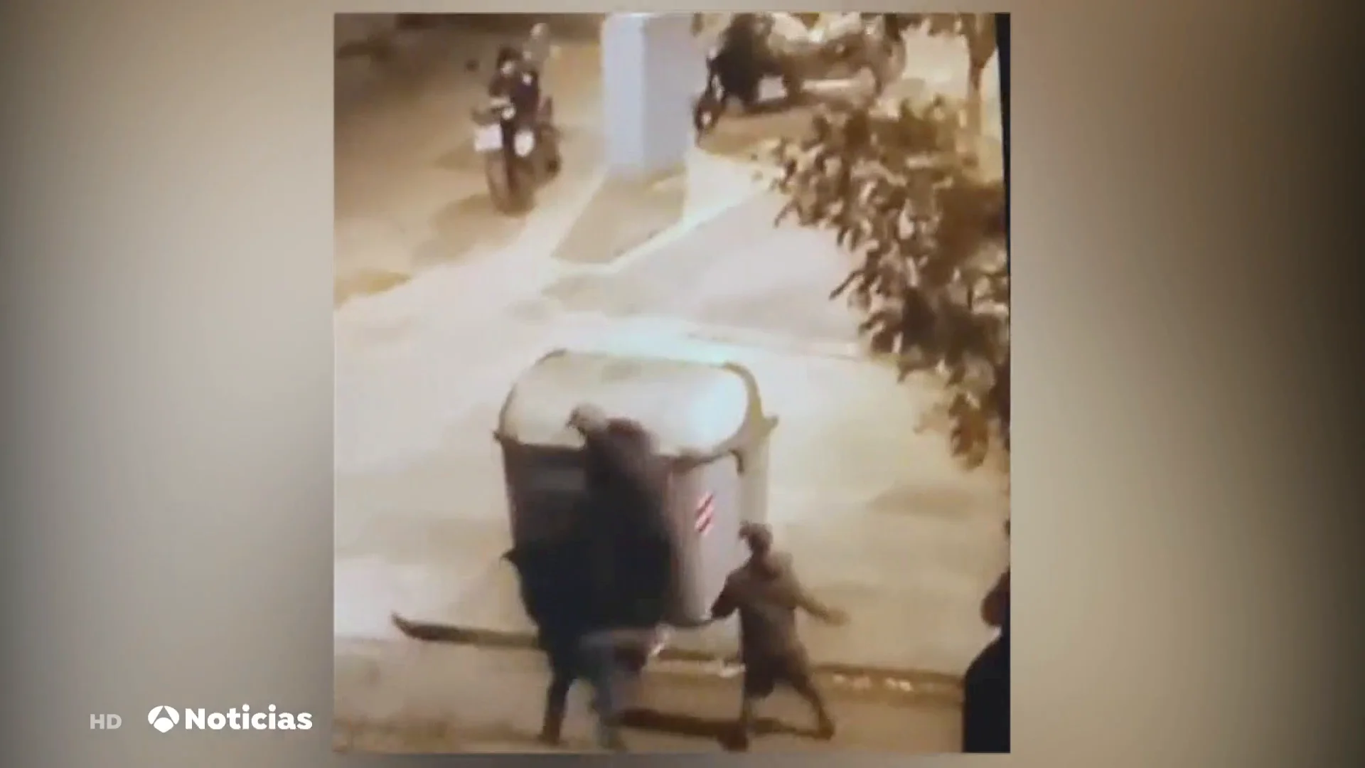 Ofensiva de los Mossos en Hospitalet contra los robos con violencia Ofensiva de los Mossos en Hospitalet contra los robos con violencia