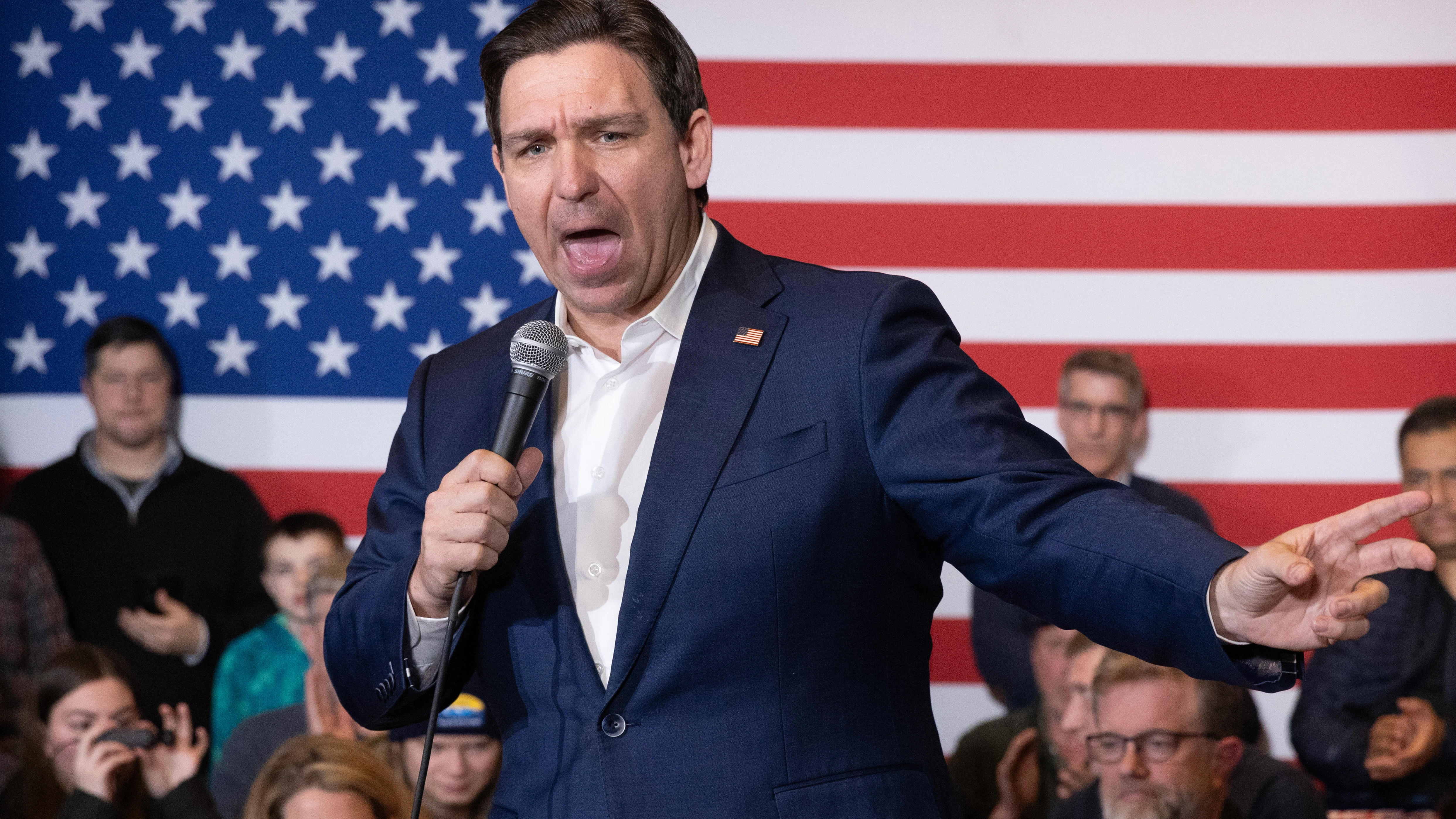 Ron DeSantis, en un acto electoral en New Hampshire Ron DeSantis, en un acto electoral en New Hampshire