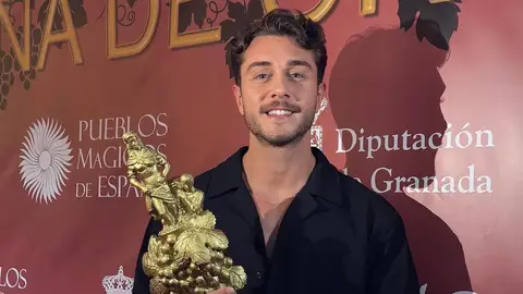 Onur Seyit Yaran, galardonado en los IX Premios Viña de Oro de Granada por su interpretación en Hermanos Onur Seyit Yaran, galardonado en los IX Premios Viña de Oro de Granada por su interpretación en Hermanos