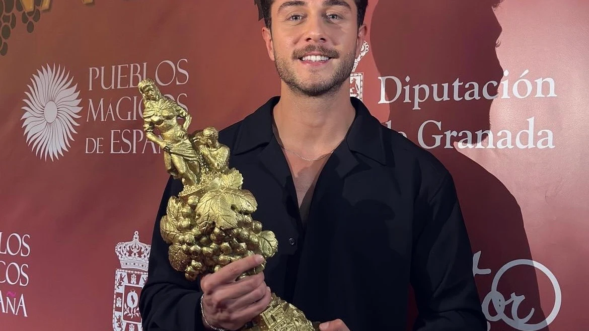 Onur Seyit Yaran, galardonado en los IX Premios Viña de Oro de Granada por su interpretación en Hermanos Onur Seyit Yaran, galardonado en los IX Premios Viña de Oro de Granada por su interpretación en Hermanos