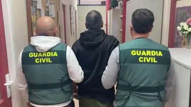 Se entrega el presunto autor del asesinato de los hermanos de Morata: "Los maté por venganza, me debían 50.000 euros" Se entrega el presunto autor del asesinato de los hermanos de Morata: "Los maté por venganza, me debían 50.000 euros"