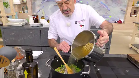 Reserva el caldo con los garbanzos Reserva el caldo con los garbanzos