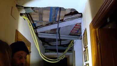 Las obras de un vecino provocan derrumbes y filtraciones de agua dentro de sus casas: 