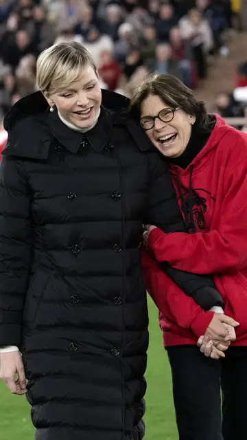 Charlene y Estefanía de Mónaco en la celebración de la Aids Cup en Mónaco Charlene y Estefanía de Mónaco en la celebración de la Aids Cup en Mónaco