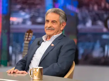 La vida de Miguel Ángel Revilla sin ser presidente de Cantabria: "Estoy en una etapa de placidez" La vida de Miguel Ángel Revilla sin ser presidente de Cantabria: "Estoy en una etapa de placidez"