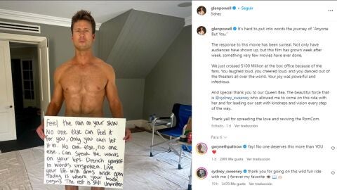 Glen Powell celebra Cualquiera menos tú